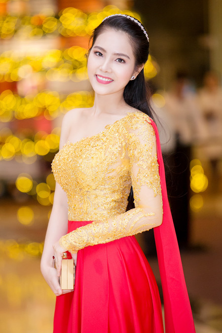 Nữ hoàng du lịch Dương Kim Ánh kiêu sa, lộng lẫy như nữ thần ảnh 8