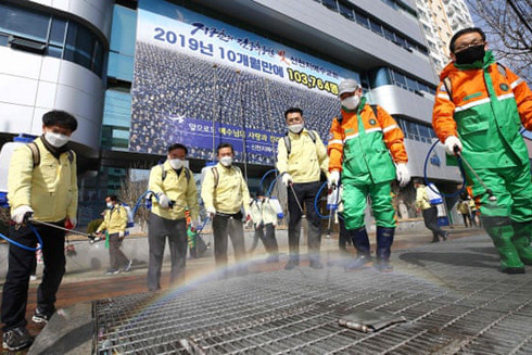 Chiến lược hiệu quả của các quốc gia châu Á ngăn chặn đại dịch Covid-19 ảnh 2