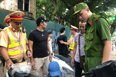 Công an Hà Nội quyết liệt thực hiện đồng bộ nhiều biện pháp chống cướp, cướp giật, trộm cắp tài sản ảnh 1