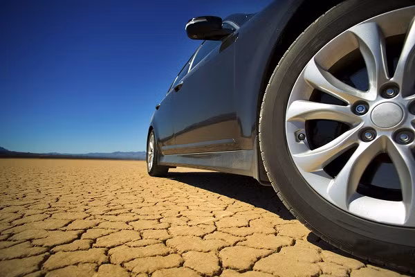 Muốn tiết kiệm tiền thì đừng mua xe hơi màu đen? ảnh 1