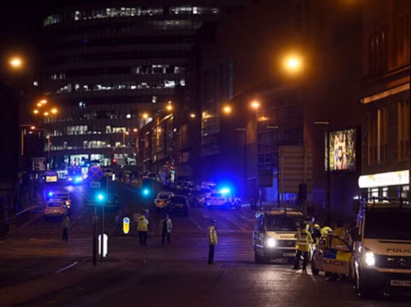 Các nhóm ủng hộ IS gọi vụ tấn công khủng bố ở Manchester là "thành công và bất ngờ" ảnh 1