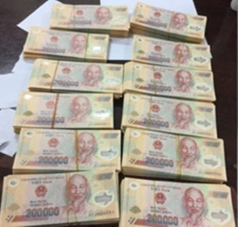 Tờ mờ sáng, mang gần 500 triệu đồng tiền giả đến chợ tìm cách tiêu thụ ảnh 2 Tờ mờ sáng, mang gần 500 triệu đồng tiền giả đến chợ tìm cách tiêu thụ ảnh 2