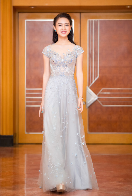 "Cô gái vàng" của Hoa hậu Việt Nam hội ngộ người đẹp H’Ăng Niê ảnh 3 "Cô gái vàng" của Hoa hậu Việt Nam hội ngộ người đẹp H’Ăng Niê ảnh 3