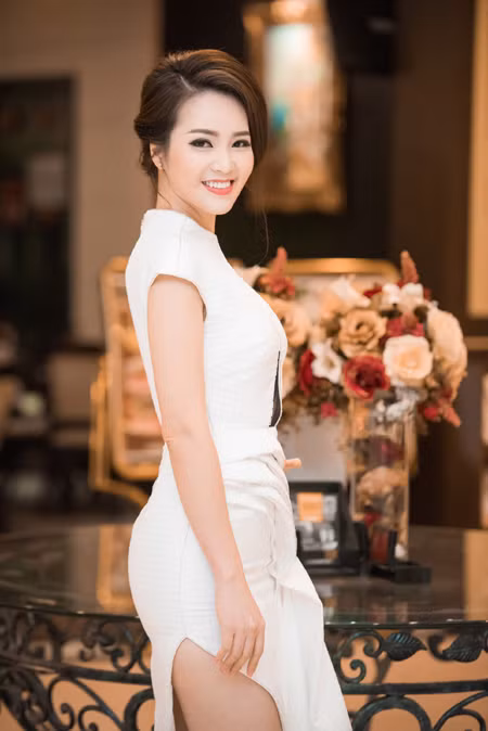 Á hậu Thụy Vân khoe nhan sắc rạng ngời ảnh 5