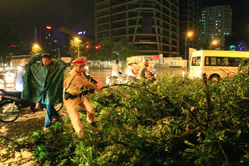 CSGT không đơn thuần chỉ biết phân luồng, điều khiển giao thông ảnh 5