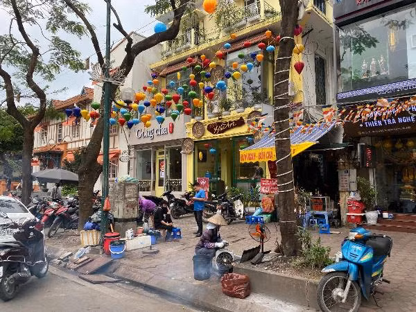 Hà Nội: Phòng chống dịch Covid-19, nhiều hàng quán chấp hành nghiêm yêu cầu của lãnh đạo Thành phố ảnh 5