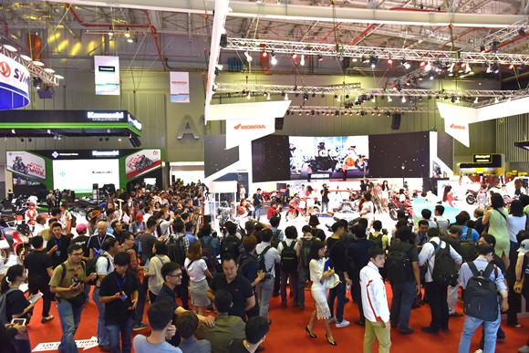 Triển lãm mô tô xe máy Việt Nam 2017 thu hút 17 ngàn lượt khách tham quan/ngày ảnh 1