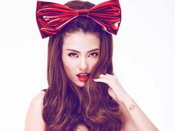 Sự buông thả và cái giá phải trả trong showbiz Việt ảnh 2