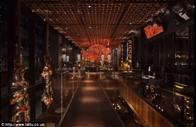 Trốn chồng và bạn trai, WAGs M.U tưng bừng mở tiệc đón Giáng sinh ảnh 5