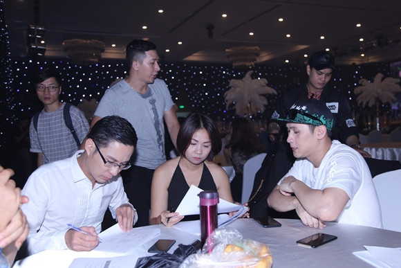 Nguyên Vũ tất bật với buổi ra mắt album kỷ niệm 25 năm ca hát ảnh 2