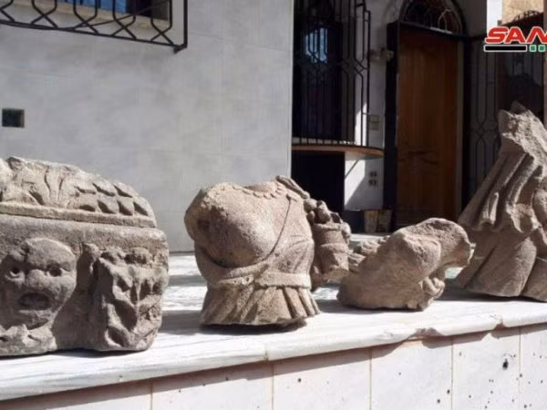 SAA tìm thấy nhiều cổ vật bị đánh cắp trong các căn cứ của phiến quân ở Damascus ảnh 1