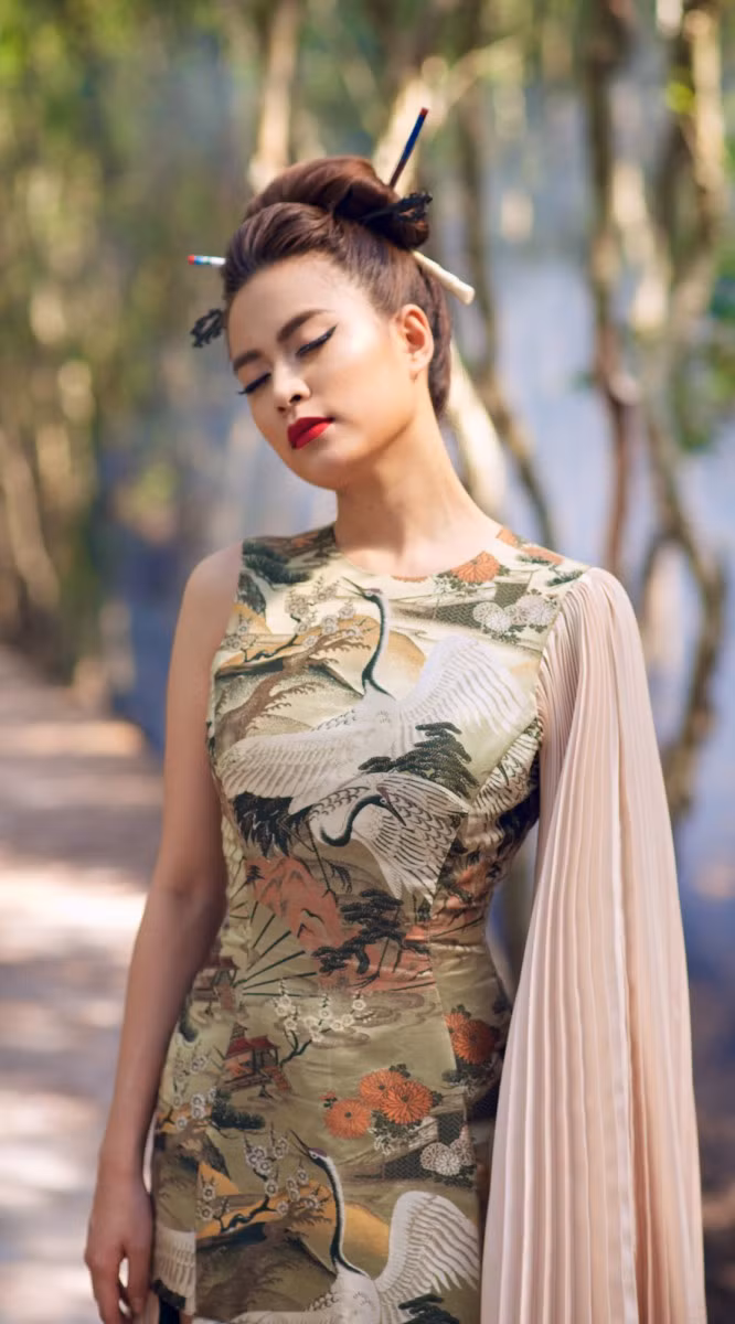 Hoàng Thùy Linh biến hóa huyền ảo trong "Bánh trôi nước" ảnh 3 Hoàng Thùy Linh biến hóa huyền ảo trong "Bánh trôi nước" ảnh 3