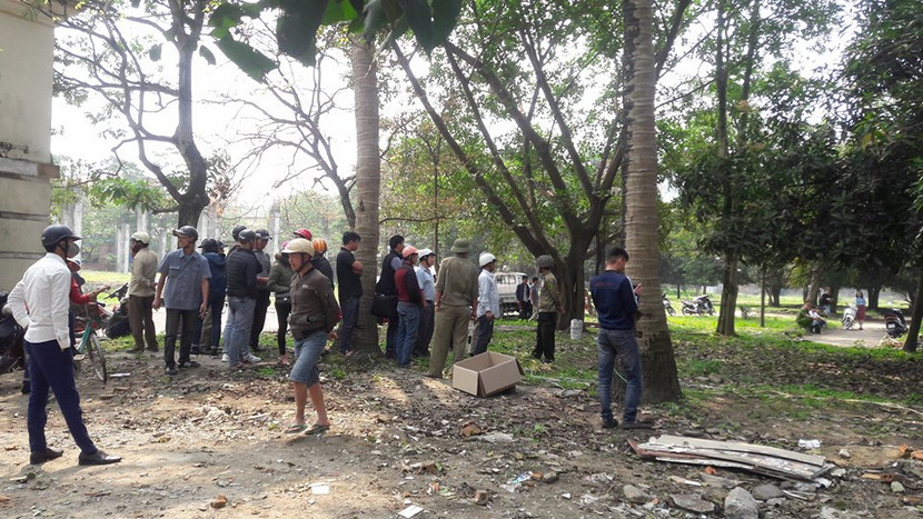 Phát hiện thi thể người đàn ông có nhiều vết thương chết ở công viên ảnh 2