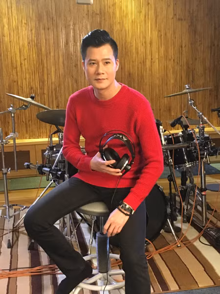 Quang Dũng thổn thức hát "Mãi mãi bên em" ảnh 2 Quang Dũng thổn thức hát "Mãi mãi bên em" ảnh 2