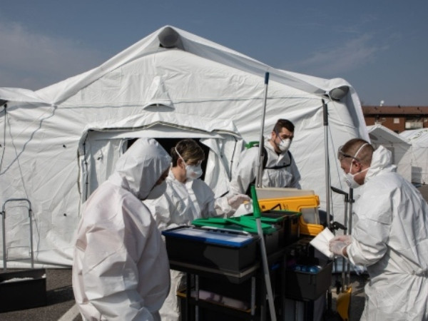 Số ca tử vong do virus corona tại Italia đã giảm ảnh 1