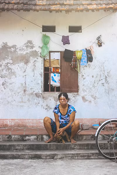 Người chị cả gánh vác trên vai cả một gia đình bệnh tật ảnh 4