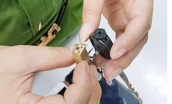 Tuần tra đêm mùa Covid-19, bắt ngay ổ nhóm chuyên trộm cắp xe máy ở khu trọ ảnh 5