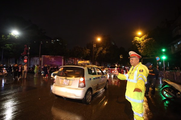 Hà Nội đón xuân Canh Tý trong bình yên ảnh 5