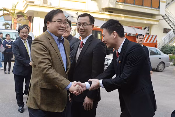 Bí thư Thành ủy Hoàng Trung Hải thăm hỏi, động viên các đơn vị ứng trực phục vụ nhân dân dịp Tết ảnh 9