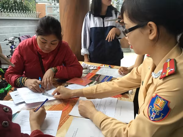 Niềm vui của nhân dân là động lực làm việc cho cán bộ chiến sỹ CAQ Hoàng Mai ảnh 6