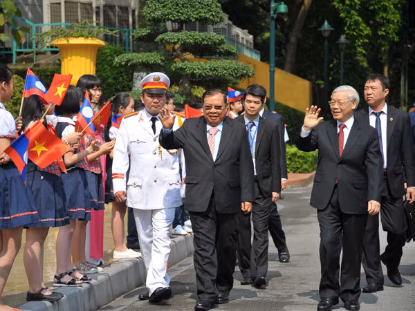 Không ngừng vun đắp, củng cố tình hữu nghị Việt Nam - Lào ảnh 1