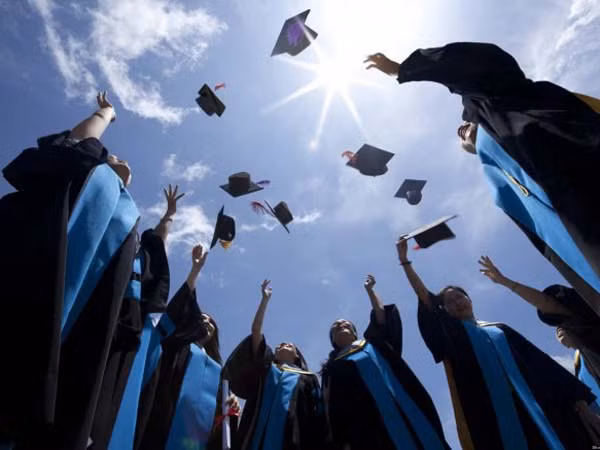 Không chọn cái bóng quá lớn của ngành nghề "hot" ảnh 1