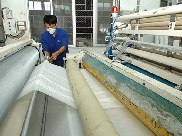 Quy định về nhập khẩu máy móc, thiết bị cũ: Làm khó doanh nghiệp ảnh 1