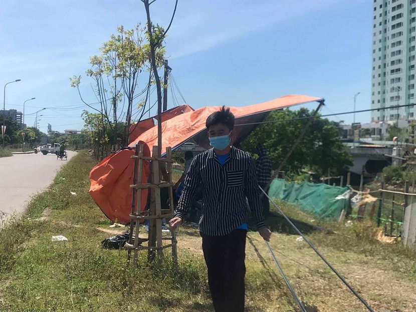 Tìm danh tính người đàn ông tử vong nổi trên sông Cửa Tiền ảnh 1