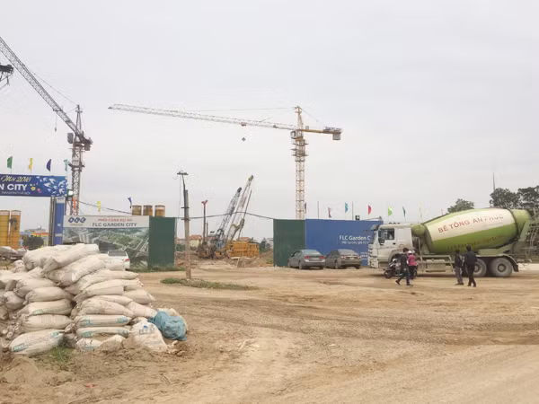 Xử lý dứt điểm những vi phạm kéo dài tại dự án FLC Garden City ảnh 1