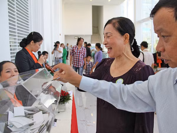 Trên “cánh đồng” bất động sản “cò” bay rợp trời ảnh 1