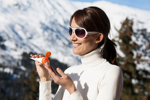 Sai lầm khi chăm sóc da: Vào mùa đông không bôi kem chống nắng ảnh 1