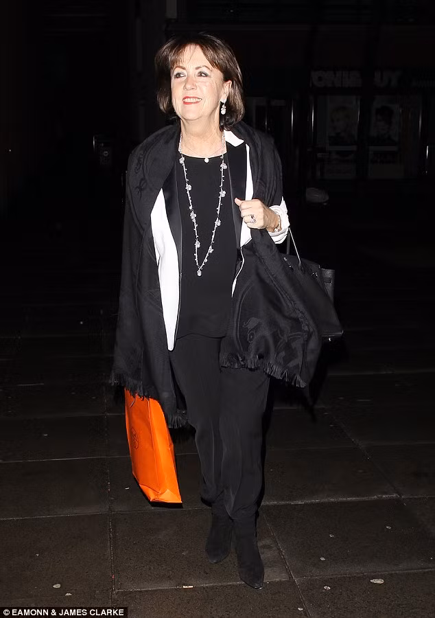 Đột nhập bữa tiệc năm mới của "sao" M.U cùng các WAGs ảnh 7