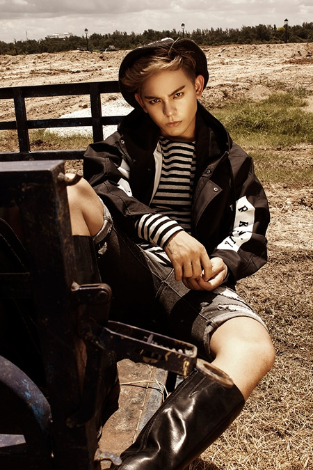 Sơn Ngọc Minh "lột xác" với hình ảnh phong trần, bụi bặm miền viễn tây ảnh 3 Sơn Ngọc Minh "lột xác" với hình ảnh phong trần, bụi bặm miền viễn tây ảnh 3