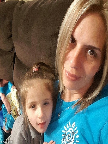 Mỹ: Bé gái 5 tuổi tử vong vì nghịch súng trong nhà ảnh 3 Mỹ: Bé gái 5 tuổi tử vong vì nghịch súng trong nhà ảnh 3