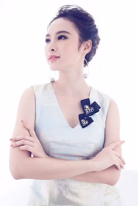 Angela Phương Trinh "ghi điểm" với vẻ đẹp ngọt ngào đầy nữ tính ảnh 1