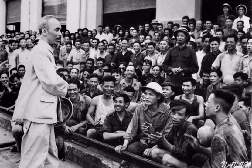 Nhớ Bác, càng phải sống xứng đáng với tình cảm của Người ảnh 1