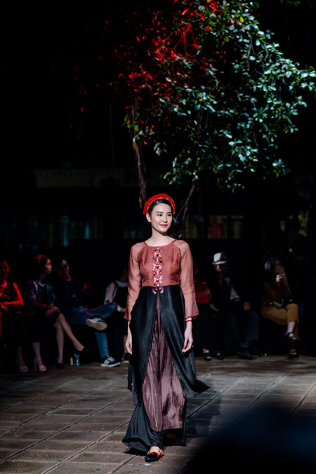 Dàn mẫu trẻ Venus miền Bắc tỏa sáng với trang phục cổ truyền ảnh 6