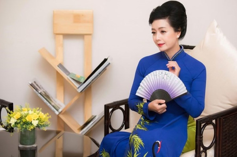 Các văn nghệ sĩ xúc động trước cô bé "tặng ánh sáng" cho bệnh nhân mù lòa ảnh 3