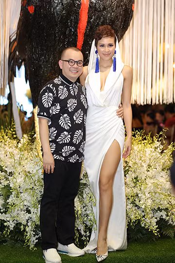 Phương Mai hở táo bạo, khoe trọn hình xăm ở lưng ảnh 8