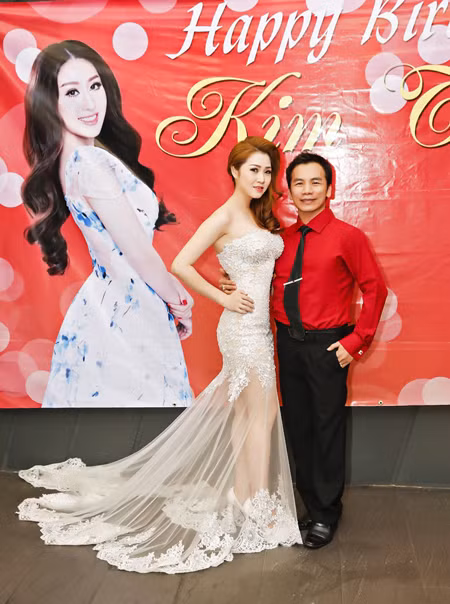 Ca sĩ Ngọc Trân Anh lộng lẫy dự tiệc sinh nhật MC Kim Trang ảnh 5