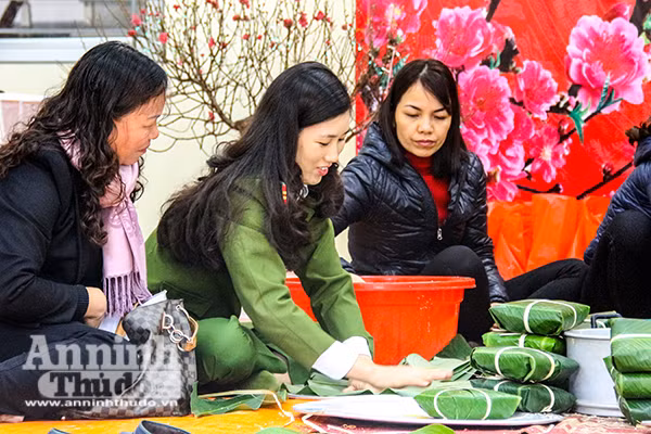 Hình ảnh đẹp, ý nghĩa về Công an Thủ đô khi Tết đang rất gần ảnh 7