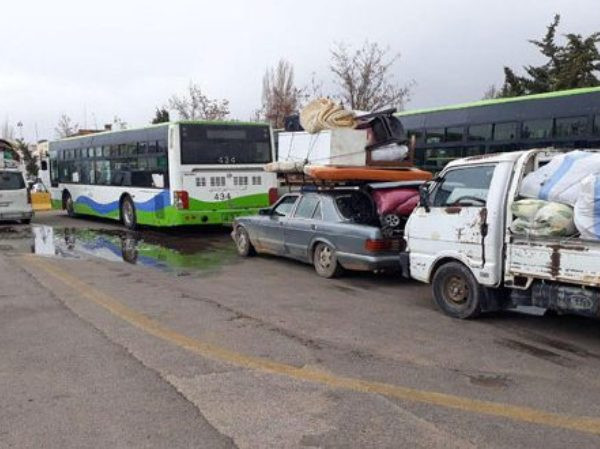 Hơn 1000 dân tị nạn Syria trở về nước từ Lebanon ảnh 1