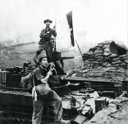 Nghệ sĩ nhiếp ảnh Đoàn Công Tính: Mất cả đời để hiểu về cuộc chiến ảnh 2