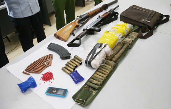 Sơn La: Mang vũ khí "nóng" áp tải hơn 15.000 viên ma túy tổng hợp ảnh 3