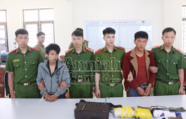 Sơn La: Mang vũ khí "nóng" áp tải hơn 15.000 viên ma túy tổng hợp ảnh 2