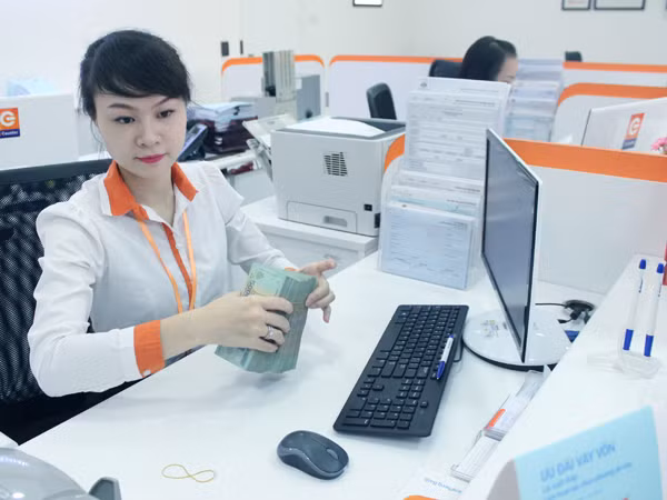 "Cuộc đua" ngân hàng tăng lãi suất: Doanh nghiệp lo ngay ngáy ảnh 1