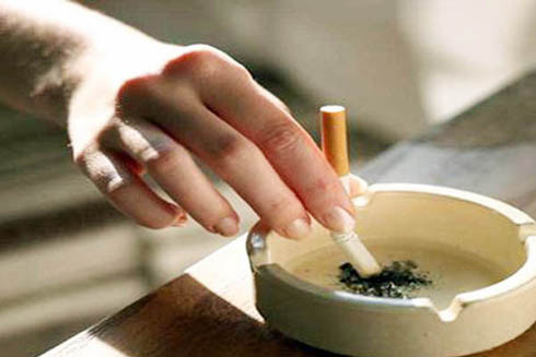 Báo động nhà hàng ô nhiễm khói thuốc lá ảnh 2 Báo động nhà hàng ô nhiễm khói thuốc lá ảnh 2