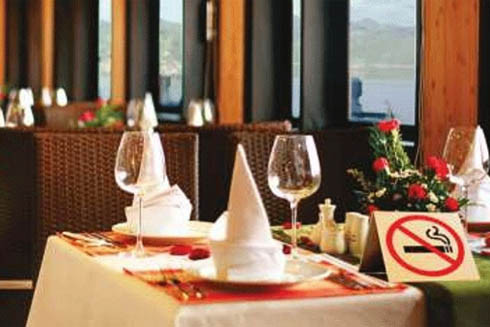 Báo động nhà hàng ô nhiễm khói thuốc lá ảnh 1 Báo động nhà hàng ô nhiễm khói thuốc lá ảnh 1