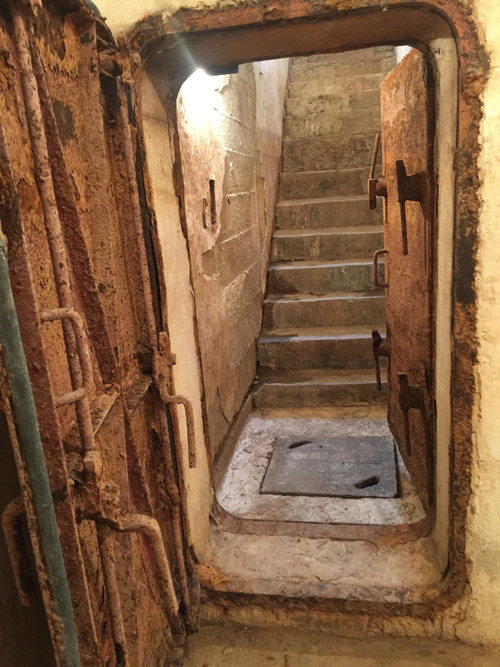 "Giải mật" hai căn hầm đặc biệt trong lòng Hoàng thành Thăng Long ảnh 1