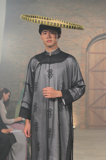 Top 10 Vietnam’s Next Top Model 2015 đối mặt thử thách… đội nia thóc ảnh 5